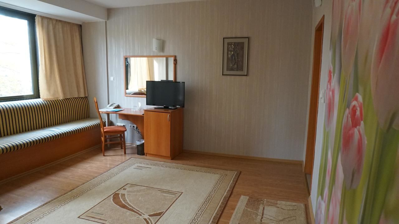 Отель Hotel Dobrudja Добрич-13