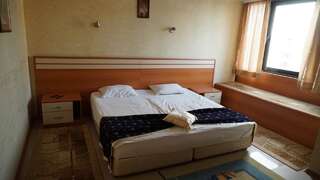 Отель Hotel Dobrudja Добрич Двухместный номер с 1 кроватью или 2 отдельными кроватями-3